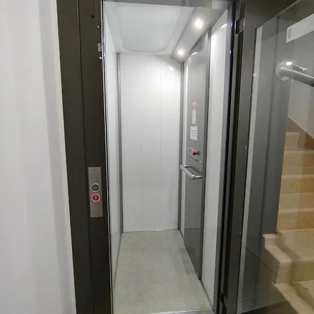 לינה וארוחת בוקר La Luna E Il Sole בארלטה