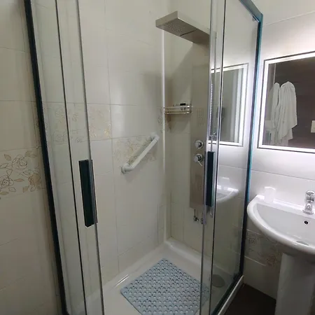 La Luna E Il Sole לינה וארוחת בוקר 3*