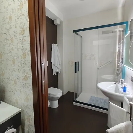 לינה וארוחת בוקר La Luna E Il Sole בארלטה